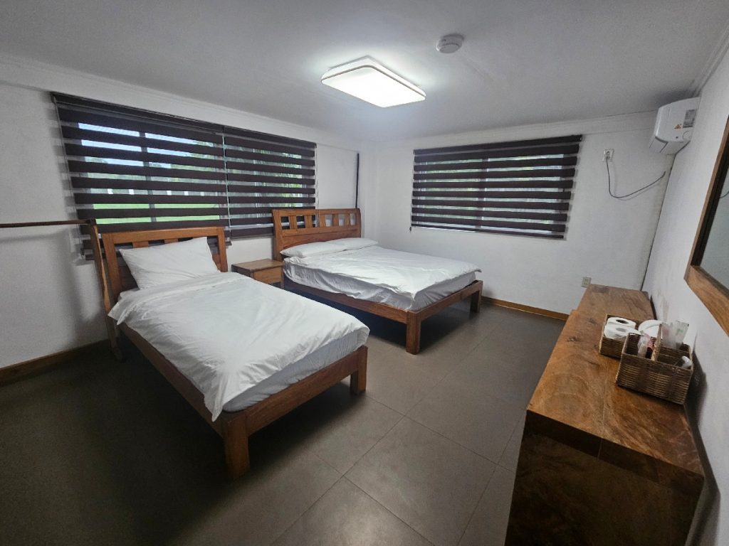 bedroom1